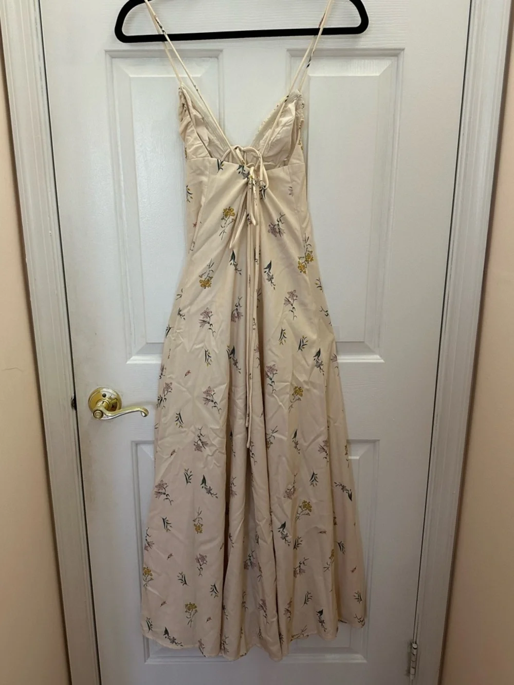 Women's Cream Floral Slip Maxi Dress 💛🤍 - Picture 4 of 6
